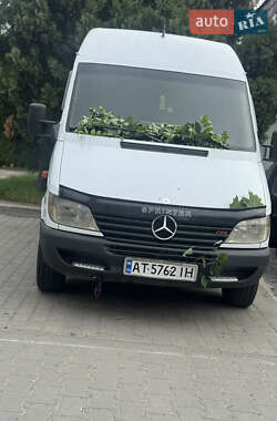Грузовой фургон Mercedes-Benz Sprinter 2000 в 