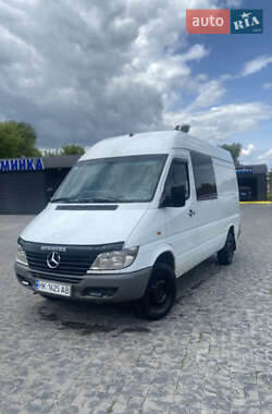 Грузопассажирский фургон Mercedes-Benz Sprinter 2002 в Корце