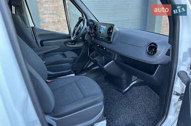 Грузовой фургон Mercedes-Benz Sprinter 2021 в 
