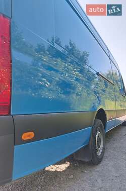 Грузовой фургон Mercedes-Benz Sprinter 2020 в 
