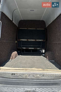 Грузовой фургон Mercedes-Benz Sprinter 2012 в 