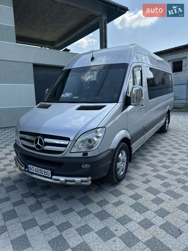 Грузовой фургон Mercedes-Benz Sprinter 2012 в 