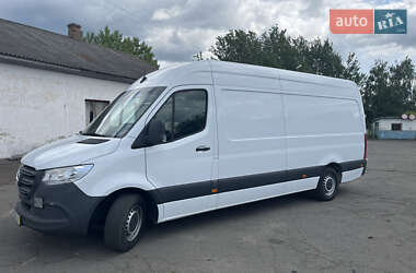 Грузовой фургон Mercedes-Benz Sprinter 2018 в 