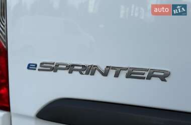 Грузовой фургон Mercedes-Benz Sprinter 2021 в 