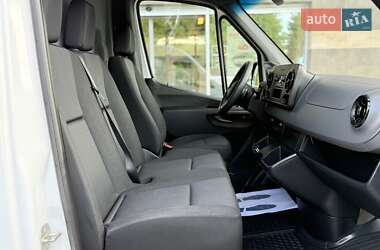 Грузовой фургон Mercedes-Benz Sprinter 2021 в 