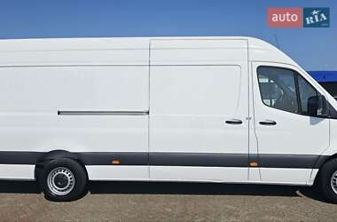 Грузовой фургон Mercedes-Benz Sprinter 2022 в 