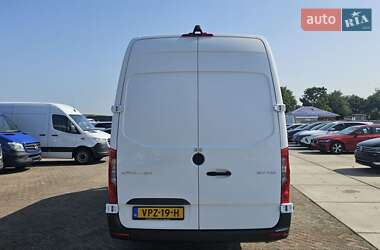 Грузовой фургон Mercedes-Benz Sprinter 2022 в 