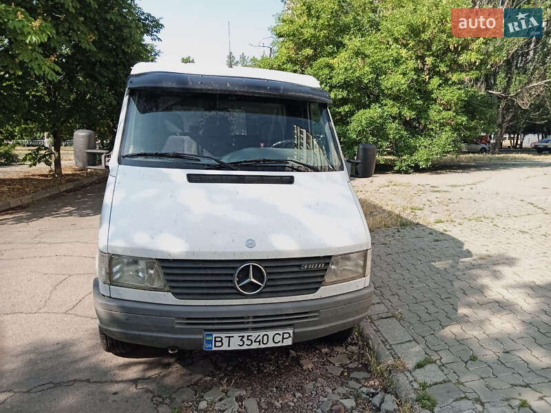 Грузовой фургон Mercedes-Benz Sprinter 1999 в 