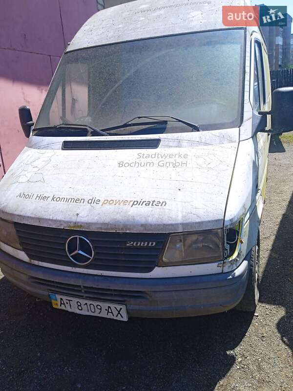 Грузовой фургон Mercedes-Benz Sprinter 1999 в 