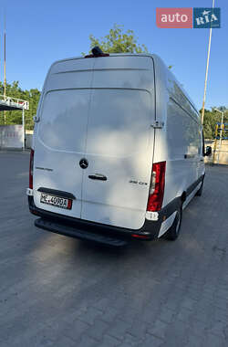 Грузовой фургон Mercedes-Benz Sprinter 2021 в 