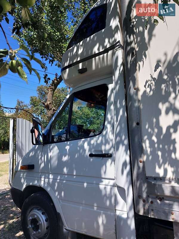 Вантажний фургон Mercedes-Benz Sprinter 2005 в Вінниці