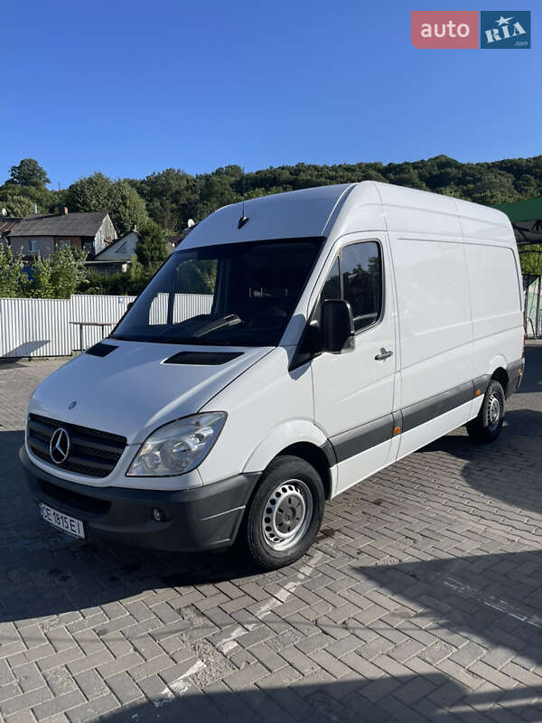 Грузовой фургон Mercedes-Benz Sprinter 2012 в 