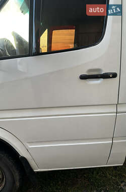 Грузовой фургон Mercedes-Benz Sprinter 2005 в 
