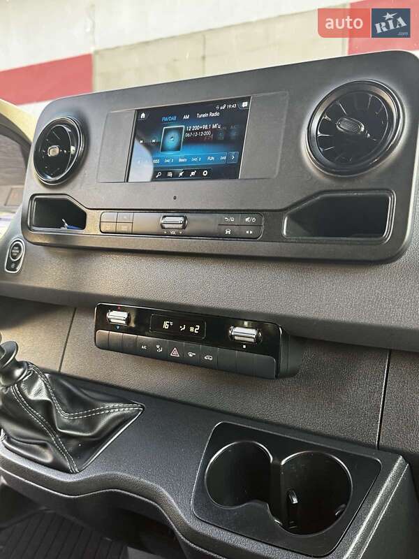 Грузовой фургон Mercedes-Benz Sprinter 2023 в Нововолынске