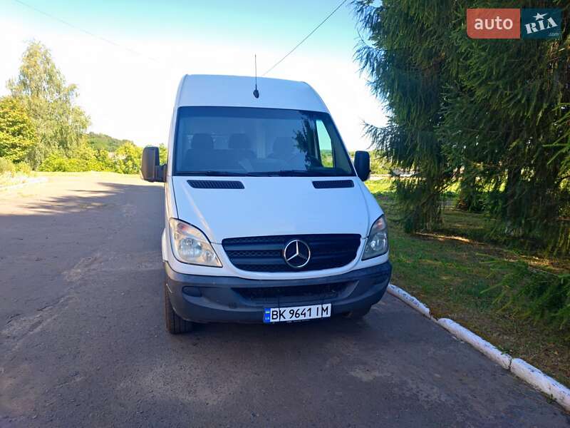Mercedes-Benz Sprinter 2011
