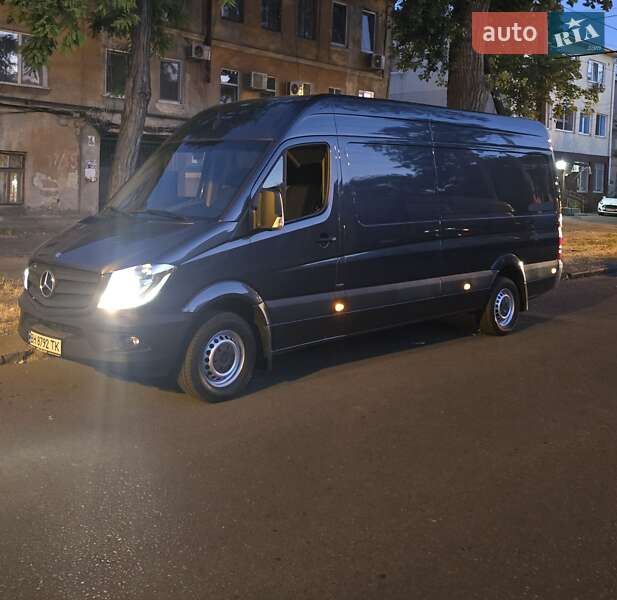 Грузовой фургон Mercedes-Benz Sprinter 2015 в 