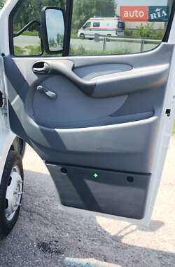 Грузовой фургон Mercedes-Benz Sprinter 2005 в 