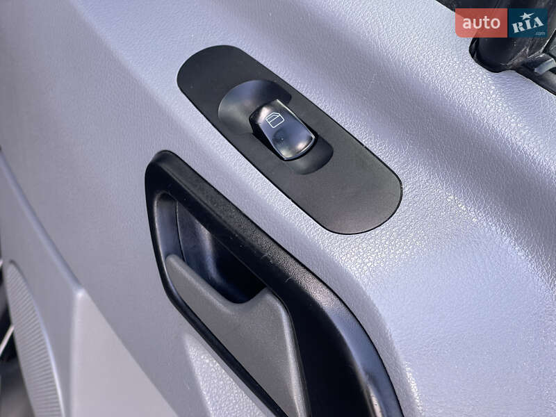 Мікроавтобус Mercedes-Benz Sprinter 2015 в Рівному