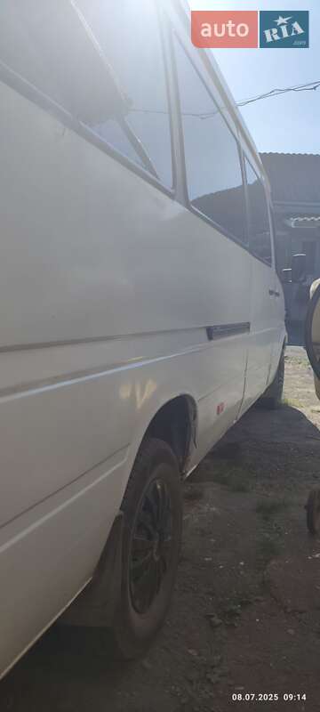 Міський автобус Mercedes-Benz Sprinter 2000 в Чернівцях