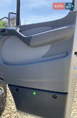 Грузовой фургон Mercedes-Benz Sprinter 2005 в 