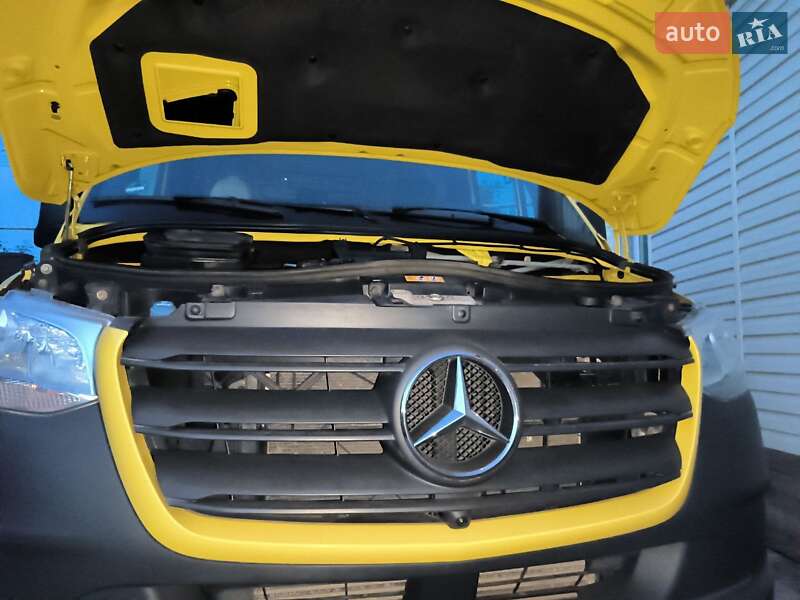 Грузопассажирский фургон Mercedes-Benz Sprinter 2018 в Днепре