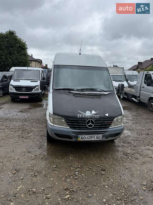 Грузовой фургон Mercedes-Benz Sprinter 2002 в Стрые