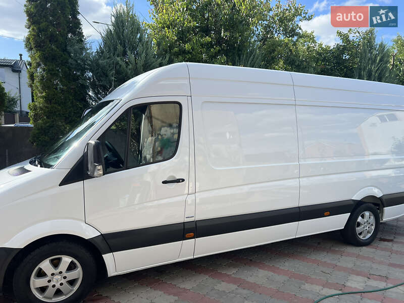 Вантажний фургон Mercedes-Benz Sprinter 2015 в Вінниці