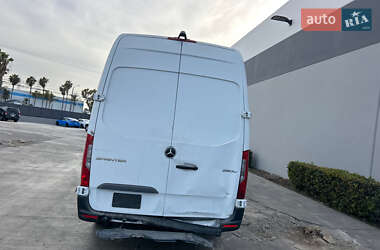 Грузовой фургон Mercedes-Benz Sprinter 2020 в 
