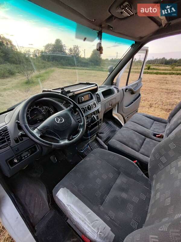 Грузовой фургон Mercedes-Benz Sprinter 2005 в Стрые