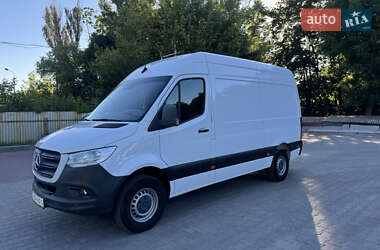 Грузовой фургон Mercedes-Benz Sprinter 2019 в 
