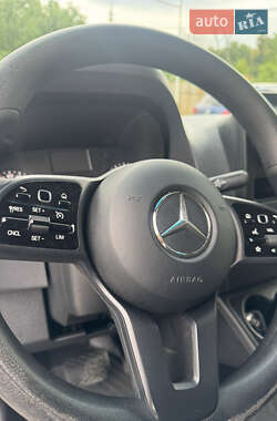 Грузовой фургон Mercedes-Benz Sprinter 2021 в 