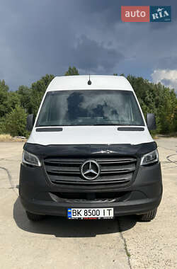 Грузовой фургон Mercedes-Benz Sprinter 2020 в 
