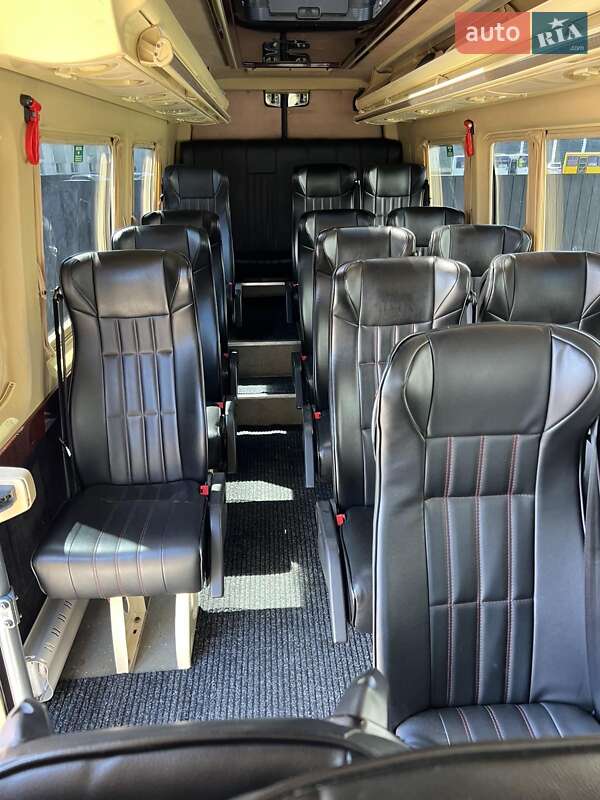 Туристичний / Міжміський автобус Mercedes-Benz Sprinter 2014 в Києві