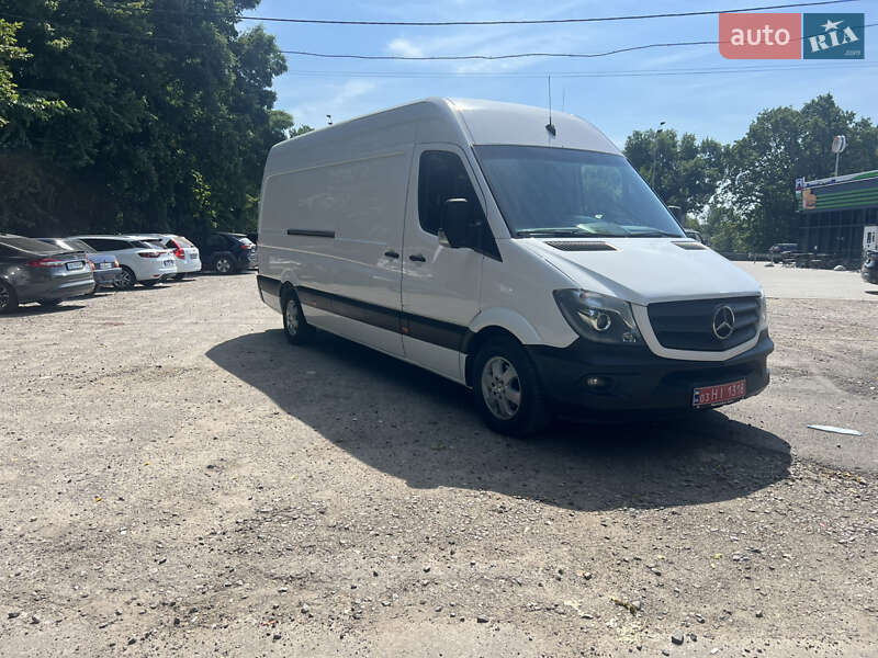 Вантажний фургон Mercedes-Benz Sprinter 2015 в Вінниці