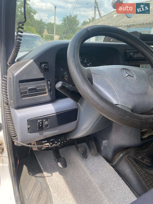 Грузовой фургон Mercedes-Benz Sprinter 1999 в Добровеличковке