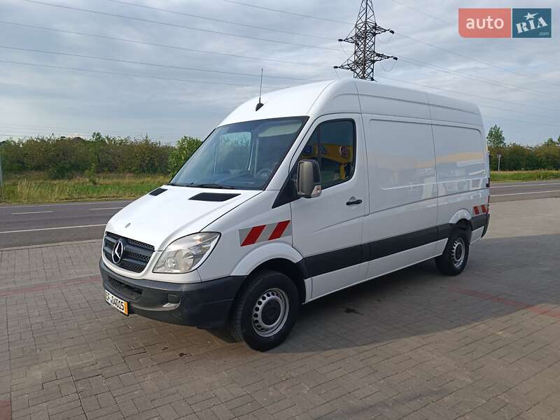 Грузовой фургон Mercedes-Benz Sprinter 2013 в 