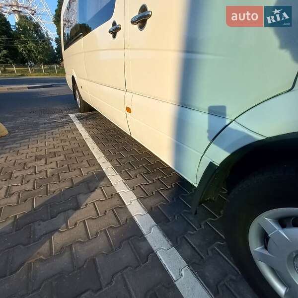 Пригородный автобус Mercedes-Benz Sprinter 2010 в Киеве