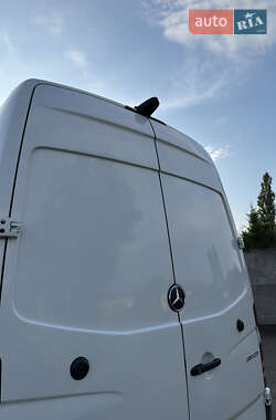 Грузовой фургон Mercedes-Benz Sprinter 2015 в 