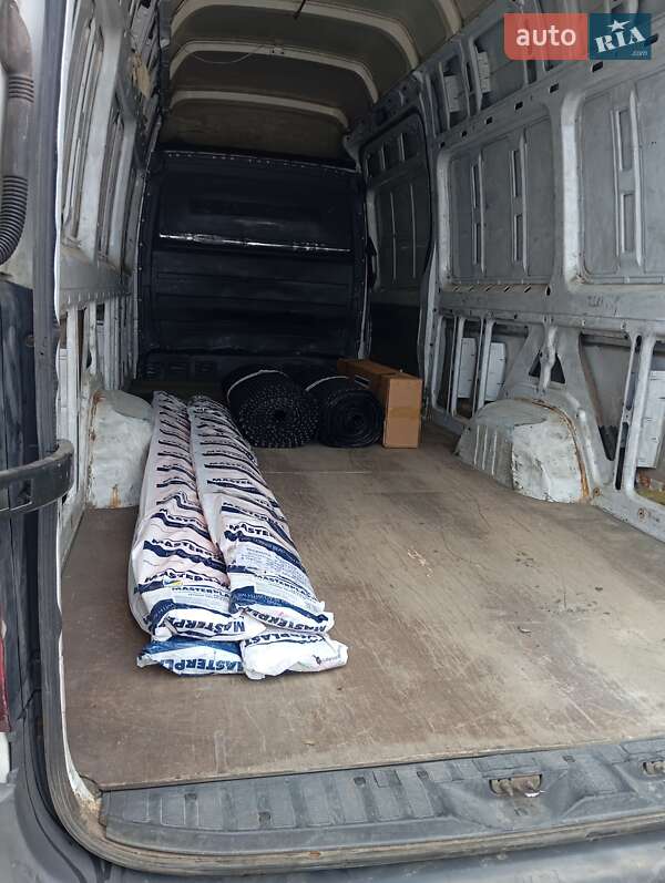 Грузовой фургон Mercedes-Benz Sprinter 2012 в Ужгороде