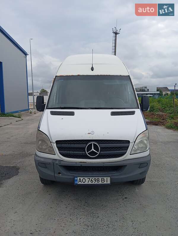 Грузовой фургон Mercedes-Benz Sprinter 2012 в Ужгороде