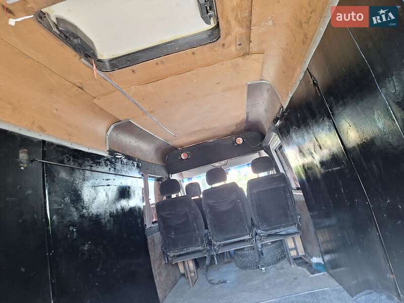 Мікроавтобус Mercedes-Benz Sprinter 2000 в Чернівцях