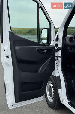 Грузовой фургон Mercedes-Benz Sprinter 2020 в 