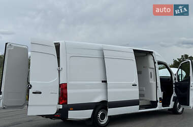 Грузовой фургон Mercedes-Benz Sprinter 2020 в 