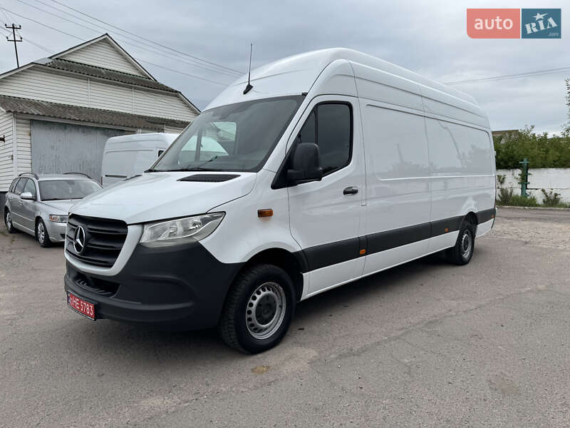 Грузовой фургон Mercedes-Benz Sprinter 2020 в 
