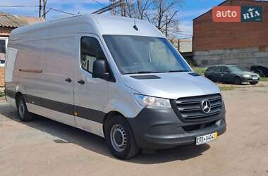 Грузовой фургон Mercedes-Benz Sprinter 2020 в 