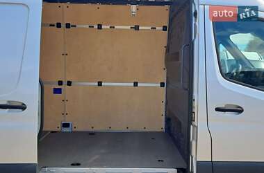 Грузовой фургон Mercedes-Benz Sprinter 2020 в 
