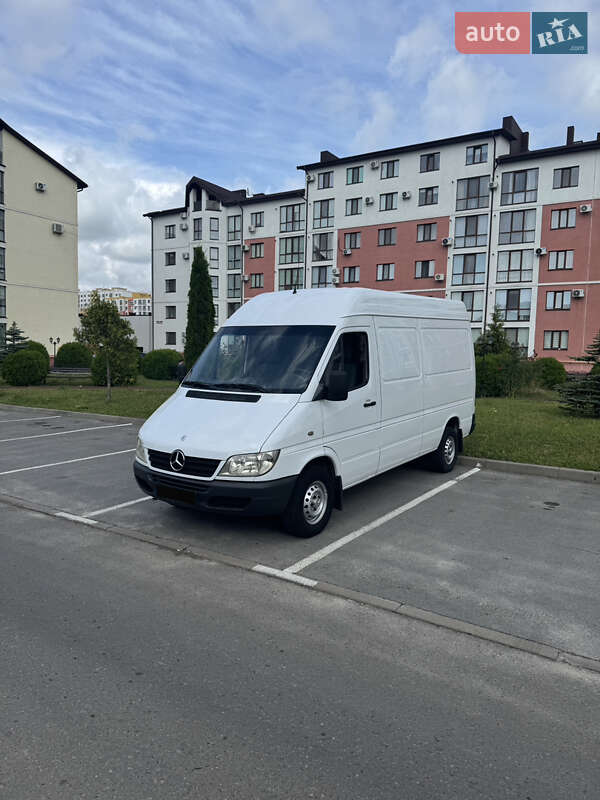 Вантажний фургон Mercedes-Benz Sprinter 2005 в Рівному