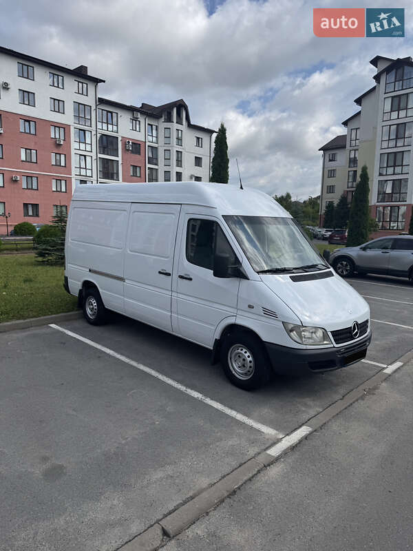 Вантажний фургон Mercedes-Benz Sprinter 2005 в Рівному