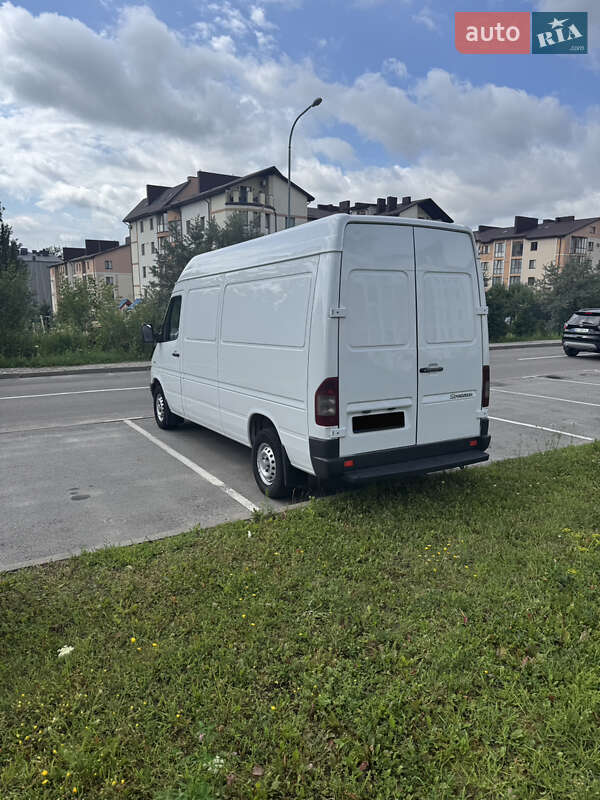 Вантажний фургон Mercedes-Benz Sprinter 2005 в Рівному