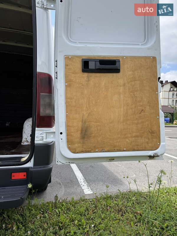 Вантажний фургон Mercedes-Benz Sprinter 2005 в Рівному